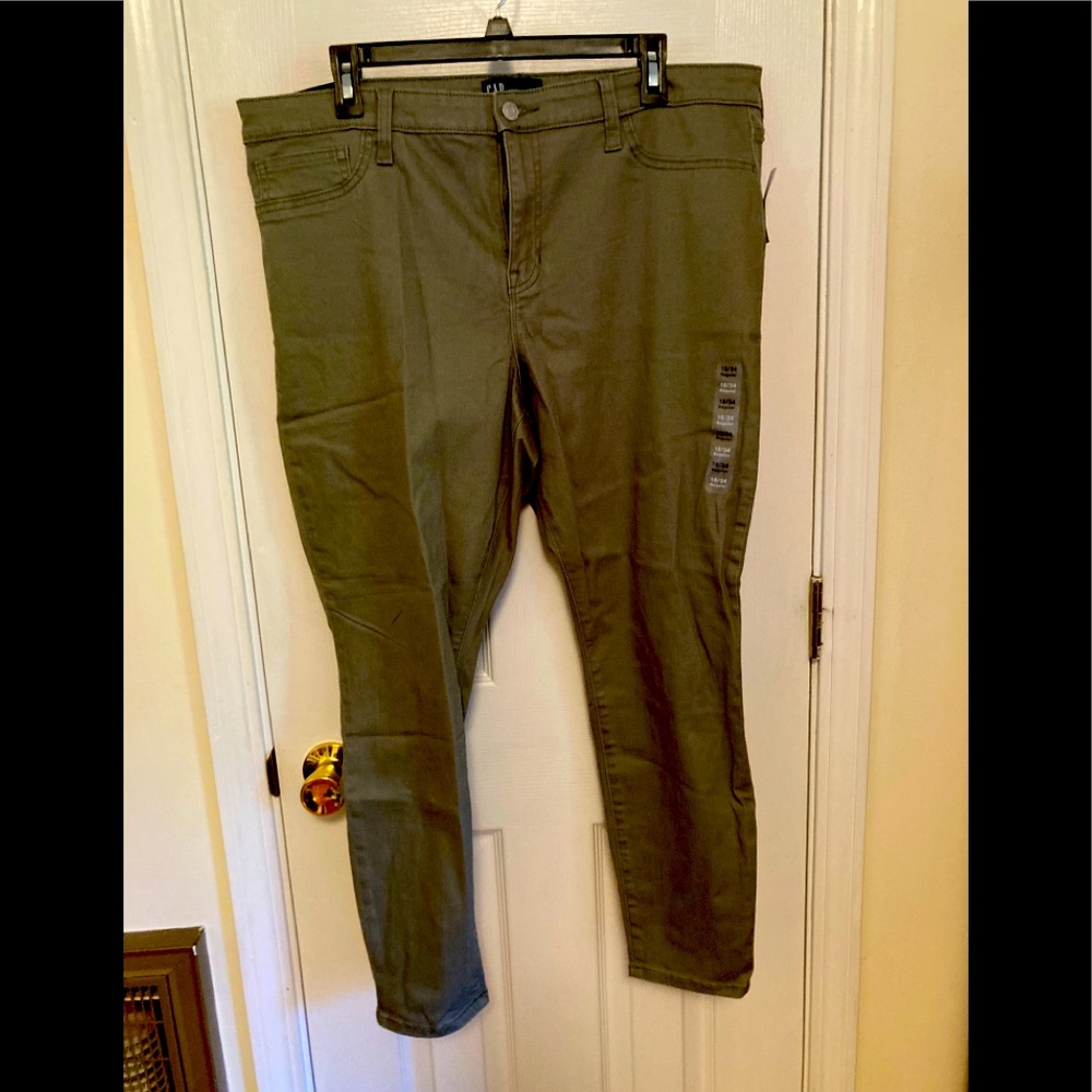 *NWT!!* Gap Favorite Jegging Jean Olive Green Size 18/34 Plus Size